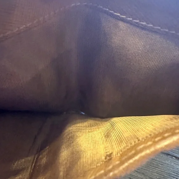 Salvatore Ferragamo Gancini Leather Bifold Wallet Unisex - Picture 8 of 9